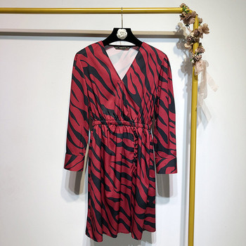 Rochie cu decolteu in V si maneci lungi