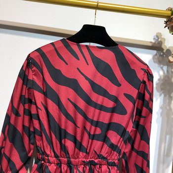 Rochie cu decolteu in V si maneci lungi