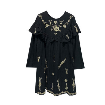 Черна широка рокля с дълъг ръкав с бродерия