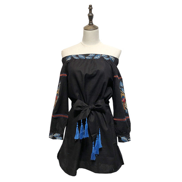 Rochie de dama cu umerii goi si maneci lungi