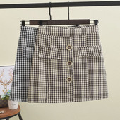 Fusta scurta dama in carouri cu nasturi in doua culori