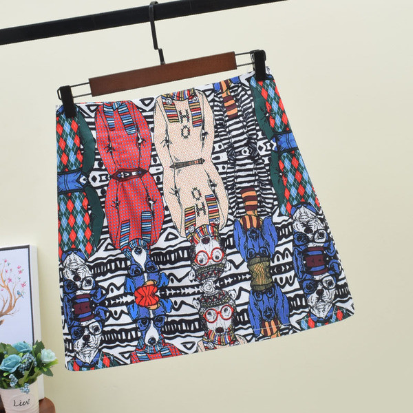 Fusta de dama moderna cu aplicatie colorata