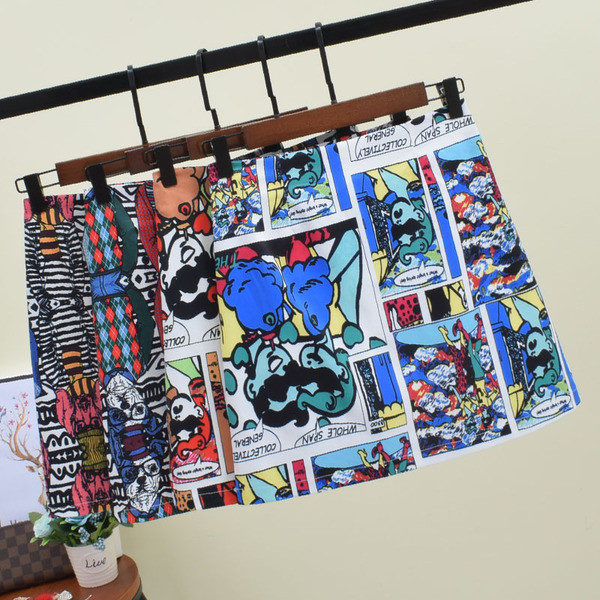 Fusta de dama moderna cu aplicatie colorata