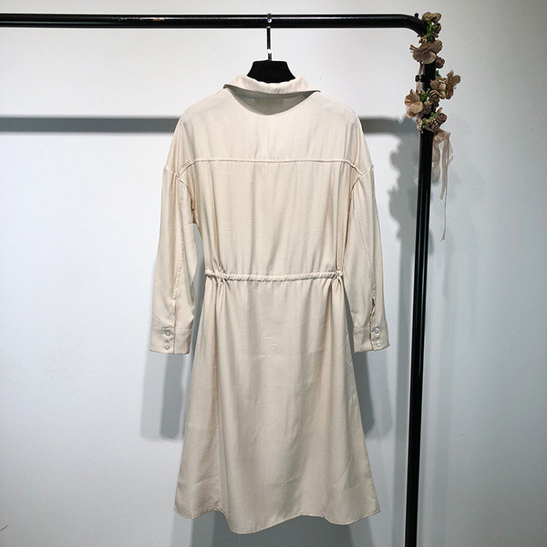 Rochie lejeră cu mâneci lungi și legături în talie