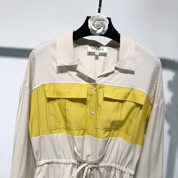 Rochie lejeră cu mâneci lungi și legături în talie