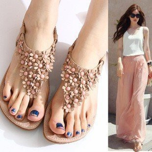 Ежедневни дамски сандали с 3D елемент в два цвята 