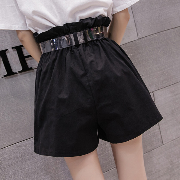 Pantaloni scurti moderni de dama in trei culori cu talie elastica