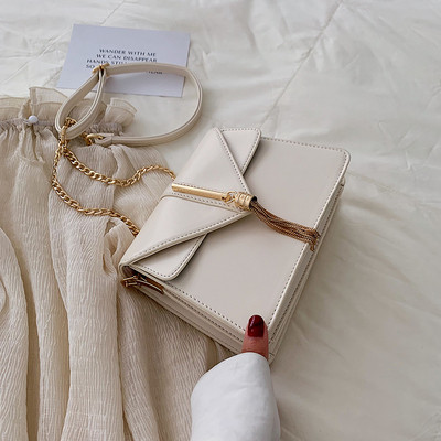 Geanta de dama eleganta cu decor metalic in mai multe culori