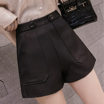 Pantaloni scurti eleganti de dama cu talie inalta in mai multe culori