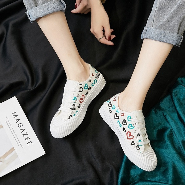 Adidași moderni de damă cu talpă plată - în alb și negru