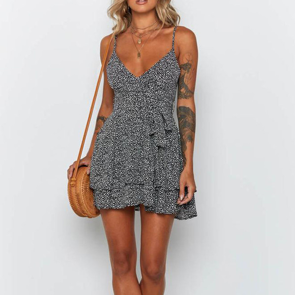 Rochie scurtă casual de damă, cu bretele subțiri și decolteu adânc, în negru