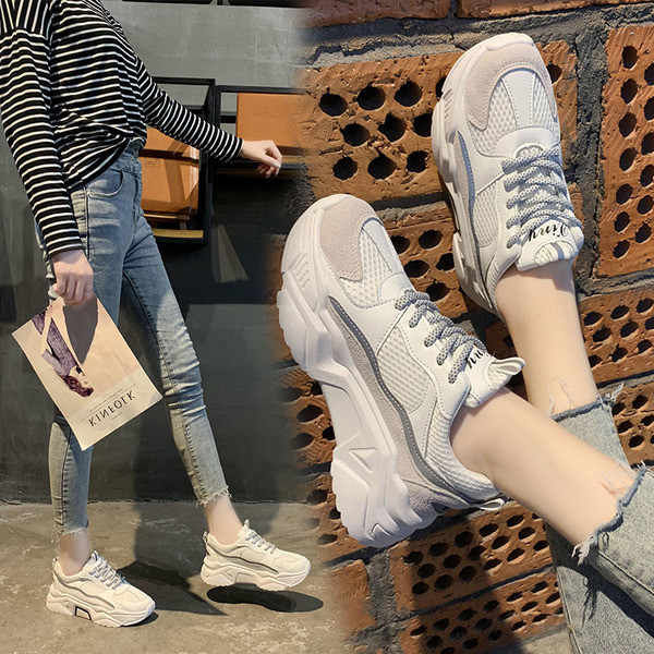 Αθλητικά casual γυναικεία παπούτσια σε λευκό και γκρι χρώμα