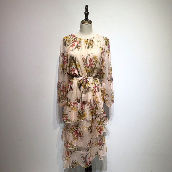 Rochie lunga de dama cu decolteu oval cu model floral