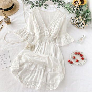 Модерна дамска рокля  с V-образно  деколте в бял цвят