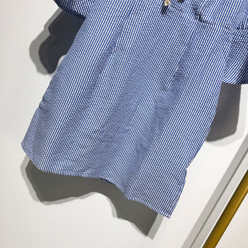 Rochie de damă în dungi cu umerii goi și mâneci lotus 3/4