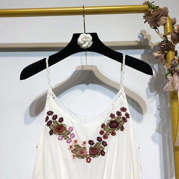 Rochie scurta de dama cu bretele subtiri cu broderie