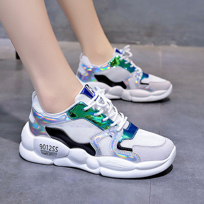 Κορυφαία γυναικεία αθλητικά  παπούτσια - σε τρία χρώματα