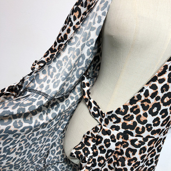 Rochie scurta de dama cu legaturi in talie cu animal print