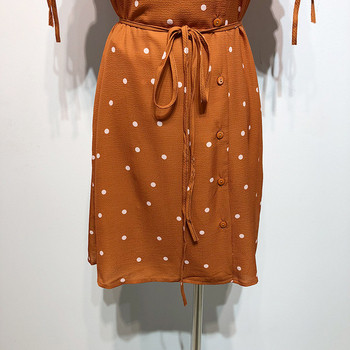 Rochie cu decolteu în V adânc și mâneci scurte de culoare maro