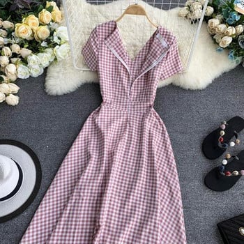 Rochie de damă în carouri cu decolteu în V