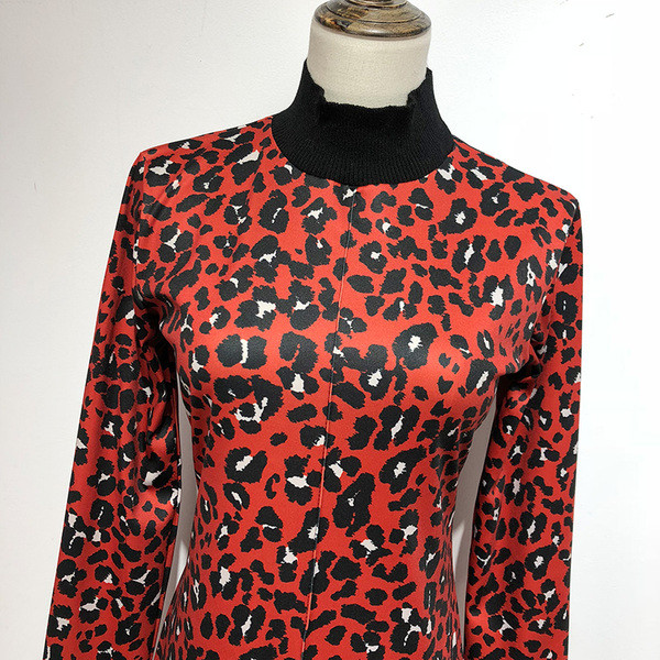 Rochie de dama model slim cu maneci lungi cu animal print