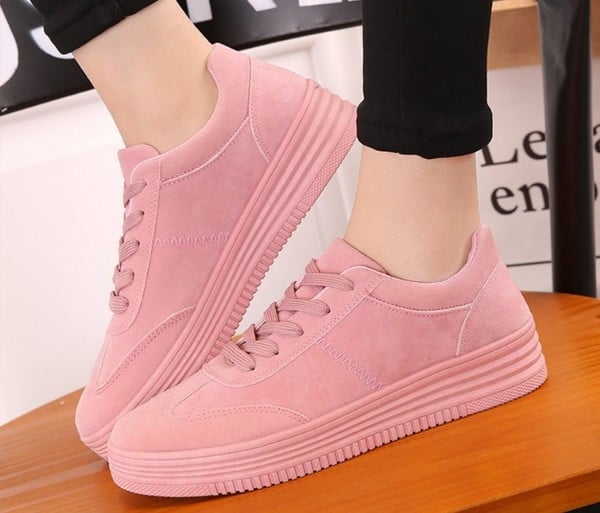 Αθλητικά γυναικεία παπούτσια νέο  μοντέλο σε λευκό και ροζ χρώμα