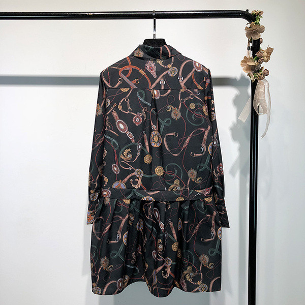 Rochie casual cu maneci lungi in negru si model