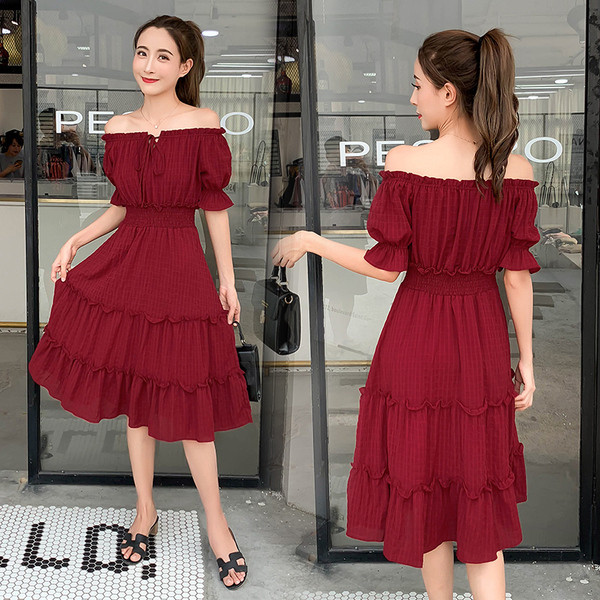 Rochie actuală de damă cu mâneci căzute în visiniu