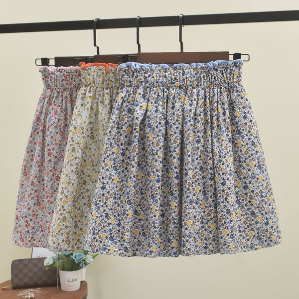 Fusta de dama cu talie elastica si model floral