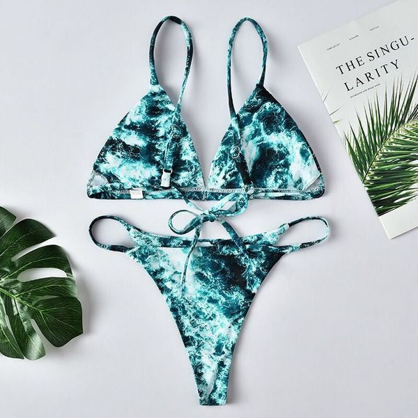 Costum de baie modern din două piese în mai multe modele