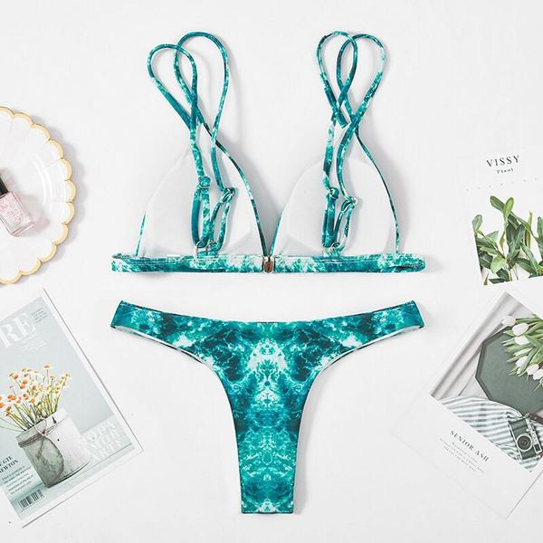 Costum de baie modern din două piese în mai multe modele