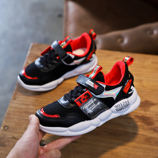 Adidași pentru copii cu inscripții în trei culori pentru băieți și fete