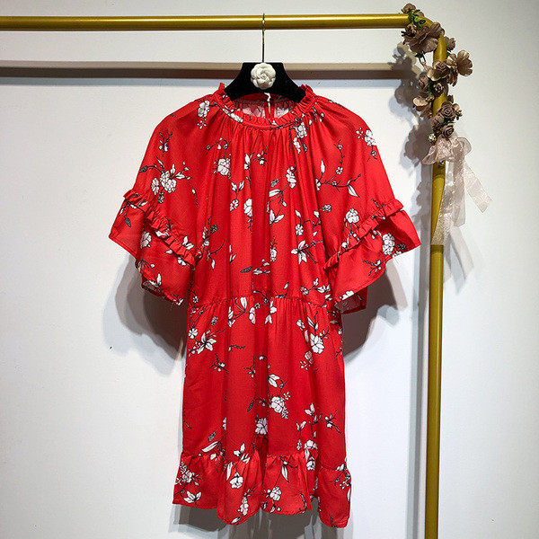 Rochie scurta de dama cu maneci late 3/4 de culoare rosie