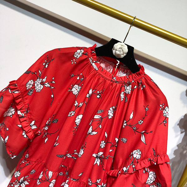 Rochie scurta de dama cu maneci late 3/4 de culoare rosie