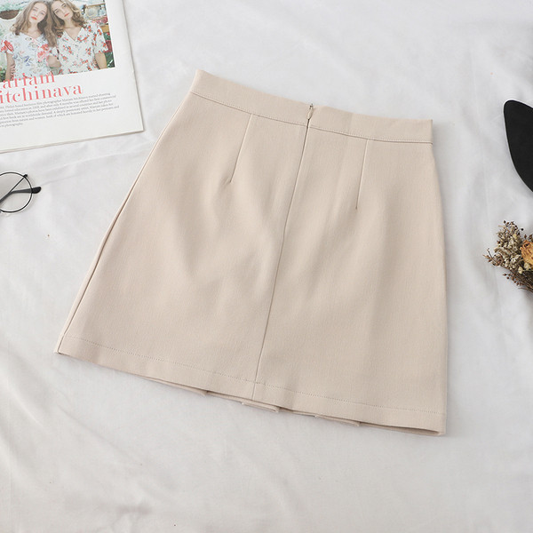 Model fustă de damă croiată în negru, gri și bej