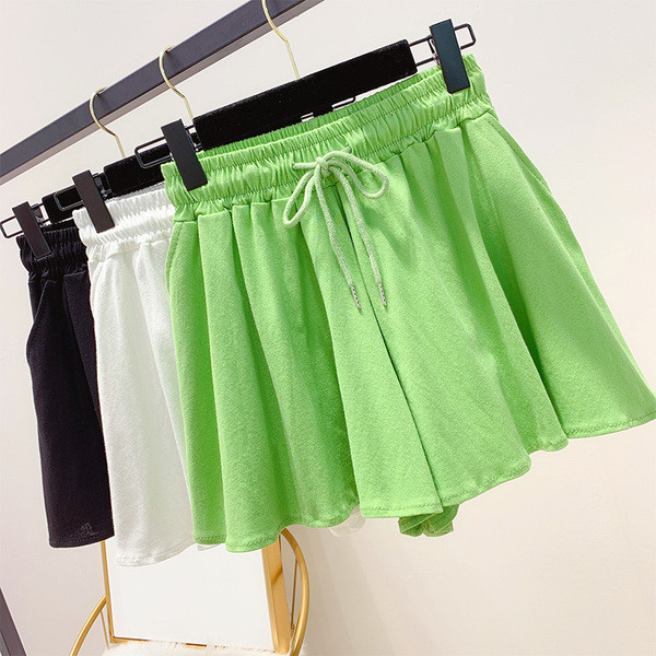 Pantaloni scurți casual de damă în trei culori