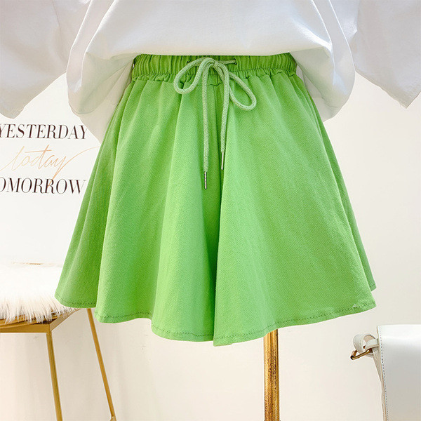 Pantaloni scurți casual de damă în trei culori