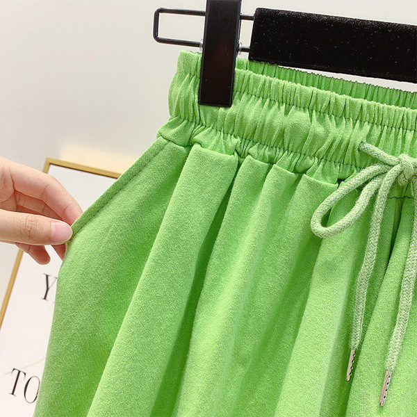 Pantaloni scurți casual de damă în trei culori