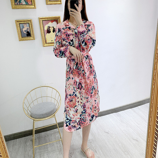 Rochie casual de dama cu maneci lungi in flori roz