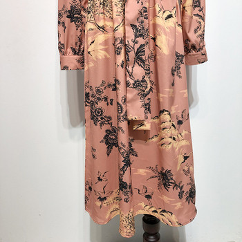 Rochie lunga cu decolteu oval si legaturi in talie