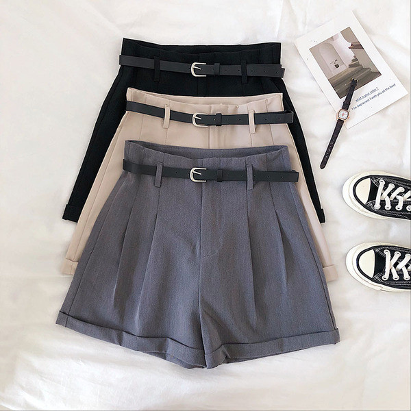 Pantaloni scurti eleganti de dama cu talie inalta in negru, maro si albastru