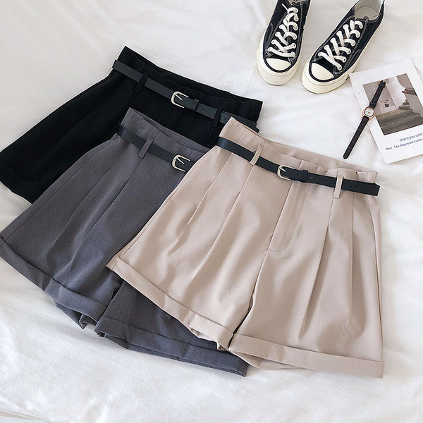 Pantaloni scurti eleganti de dama cu talie inalta in negru, maro si albastru