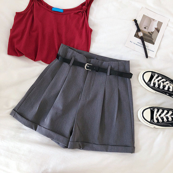 Pantaloni scurti eleganti de dama cu talie inalta in negru, maro si albastru