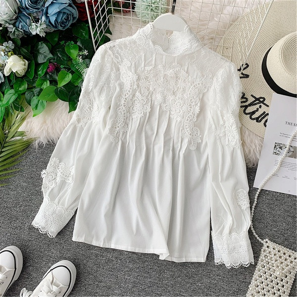 Cămașă elegantă de damă cu dantelă în alb și negru