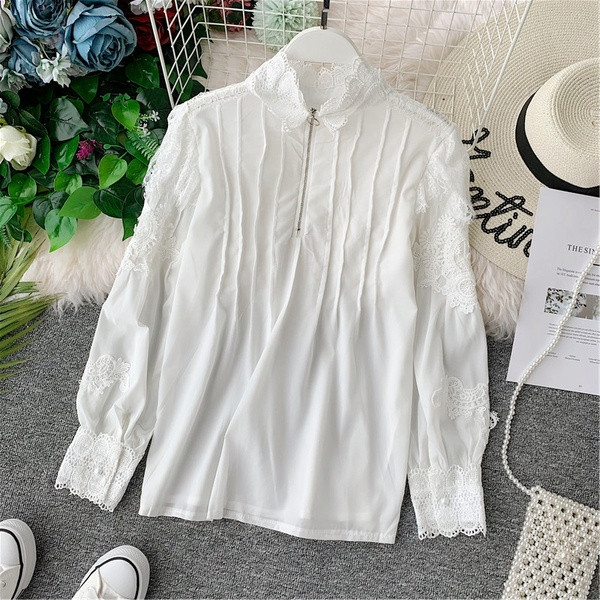 Cămașă elegantă de damă cu dantelă în alb și negru