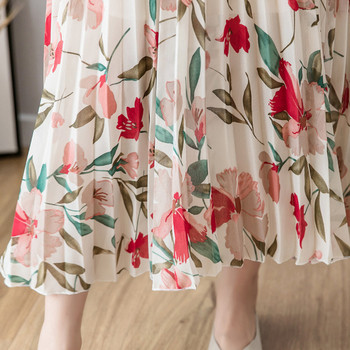 Fusta de dama moderna cu model floral - model croiat