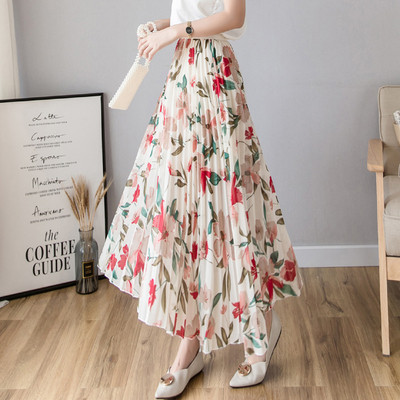 Fusta de dama moderna cu model floral - model croiat