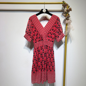 Rochie cu decolteu in V si maneci scurte in rosu cu model