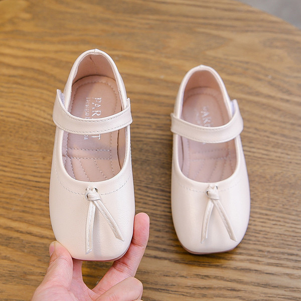 Pantofi actuali pentru copii pentru fete - in trei culori