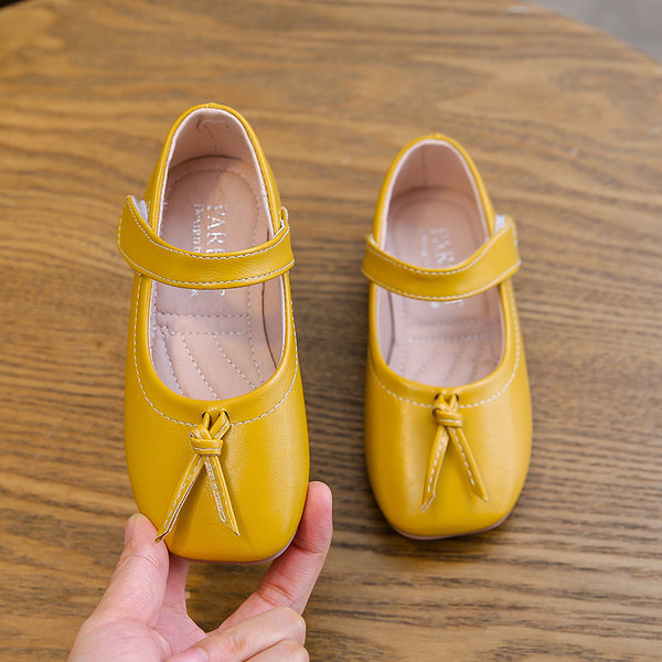 Pantofi actuali pentru copii pentru fete - in trei culori